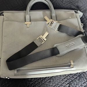 TUMI Slim Laptop Bag Case Briefcase 13 inch Gray / Silver Excellent Condition